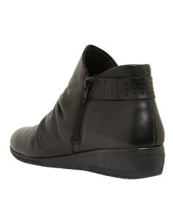 Brand new 👍 Wide Steps Fairway Black Glove 🥾 Boots 😉 -Women Shoes shop 827633350 6 720x928