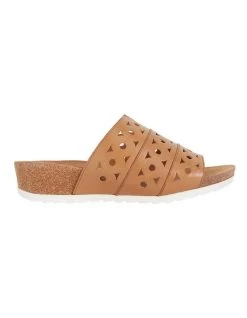 Wholesale ๐งจ Wide Steps Dante Cognac Glove ๐ฉด Sandal ๐