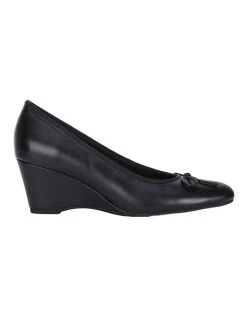 Brand new โค๏ธ Easy Steps Manor Black Glove Heeled ๐ Shoes ๐ฅ