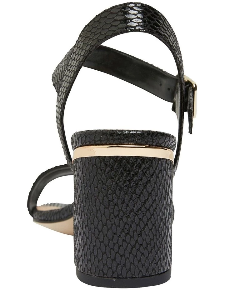 Hot Sale ๐ Easy Steps Uno Black Print ๐ฉด Sandal ๐ 5 Hot Sale ๐ Easy Steps Uno Black Print ๐ฉด Sandal ๐ - Image 5