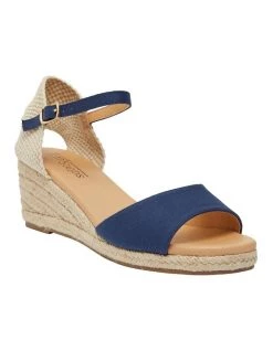 Brand new 👏 Easy Steps Scout Navy Fabric 🩴 Sandals 👏