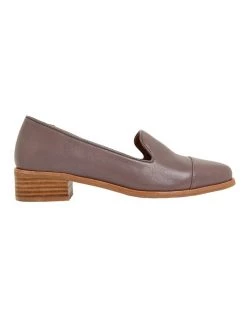 Flash Sale 🤩 Sandler Sable Taupe Glove Flat 👟 Shoes 🌟
