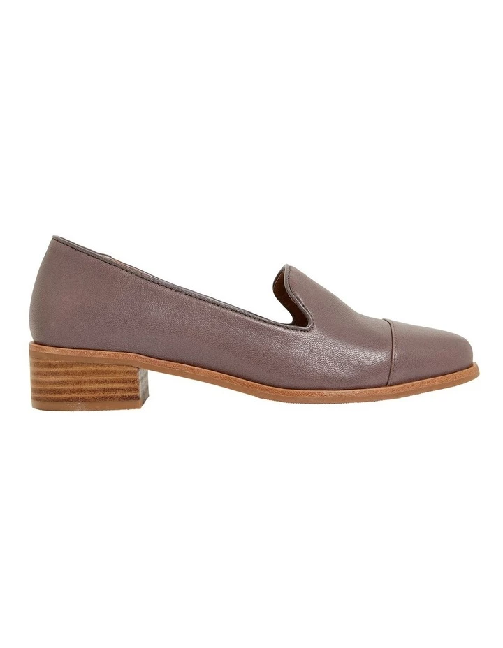 Flash Sale π€© Sandler Sable Taupe Glove Flat π Shoes π 1 Flash Sale π€© Sandler Sable Taupe Glove Flat π Shoes π