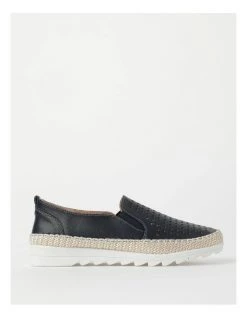 Hot Sale โ๏ธ Regatta Capricorn Navy Leather Flat ๐ Shoe ๐