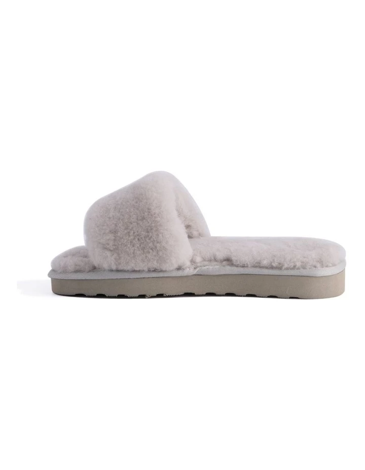 Discount ✨ AUS WOOLI UGG WOMEN SHEEPSKIN FLUFF SLIDE - Light Grey 💯 4 Discount ✨ AUS WOOLI UGG WOMEN SHEEPSKIN FLUFF SLIDE - Light Grey 💯 - Image 4