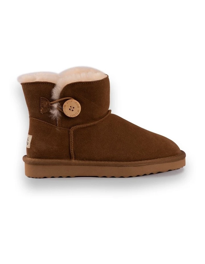 Best deal 🥰 AUS WOOLI UGG SHORT SHEEPSKIN BUTTON BOOT - Chestnut/Tan ⭐ 2 Best deal 🥰 AUS WOOLI UGG SHORT SHEEPSKIN BUTTON BOOT - Chestnut/Tan ⭐ - Image 2