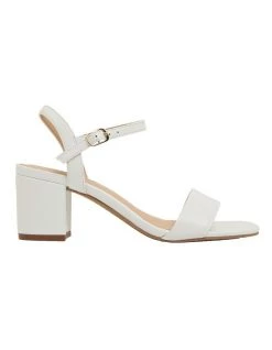 Brand new 😀 Sandler Heather White Glove 🩴 Sandals 🛒