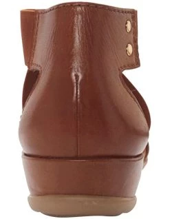 Best Pirce 👍 Wide Steps Chester Mid Brown Glove 🩴 Sandals 🔥 -Women Shoes shop 862598620 5 720x928