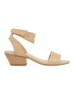 Brand new ⭐ Easy Steps Vienna Nude Glove 🩴 Sandals 🔥