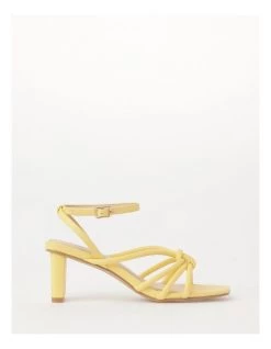 Brand new ✔️ Piper Cora Soft Yellow 🩴 Sandal 🧨
