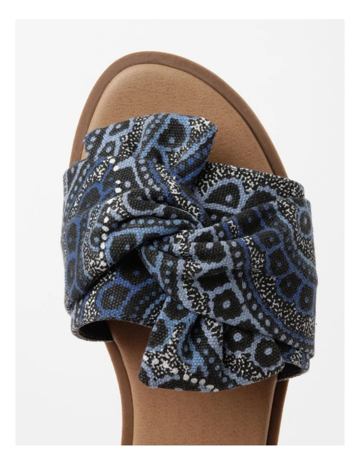 Best Sale 🥰 Warlukurlangu Artists x Piper Kirsty Blue Print 🩴 Sandal ❤️ 5 Best Sale 🥰 Warlukurlangu Artists x Piper Kirsty Blue Print 🩴 Sandal ❤️ - Image 5