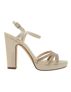 Deals โ๏ธ NINA Saralyn Platino Ref Suedette ๐ฉด Sandals โ๏ธ