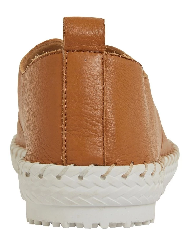 New ๐ Active Flex Ripley Tan Glove ๐ Sneakers ๐ฏ 5 New ๐ Active Flex Ripley Tan Glove ๐ Sneakers ๐ฏ - Image 5