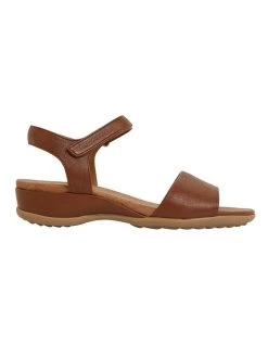 Flash Sale 👍 Wide Steps Camden Mid Brown Glove 🩴 Sandals 🛒
